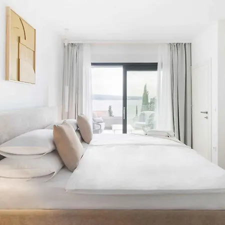 In 45043 Вилла *